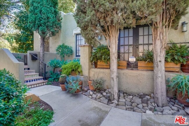 Photo - 1574 Murray Dr