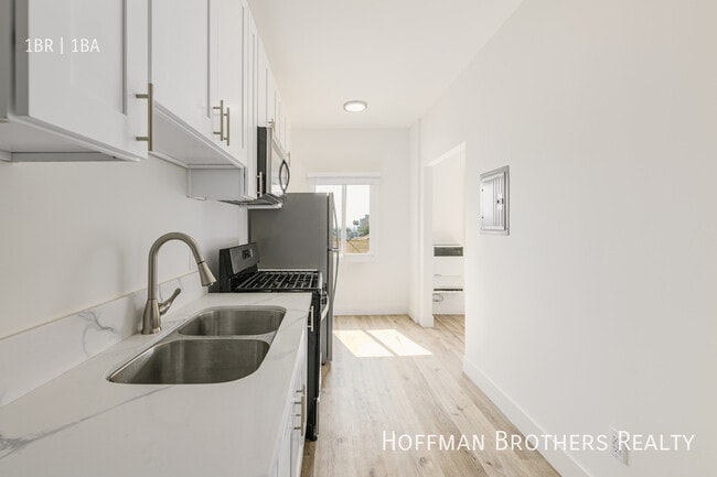 Photo - 1623 Mariposa Ave Unit 206