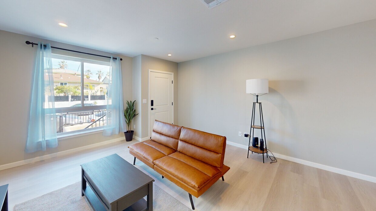 3D Tour - Private bedroom in 5 bed/5 bath Home Unit E