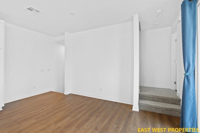 Photo - 1719 W Bushell St