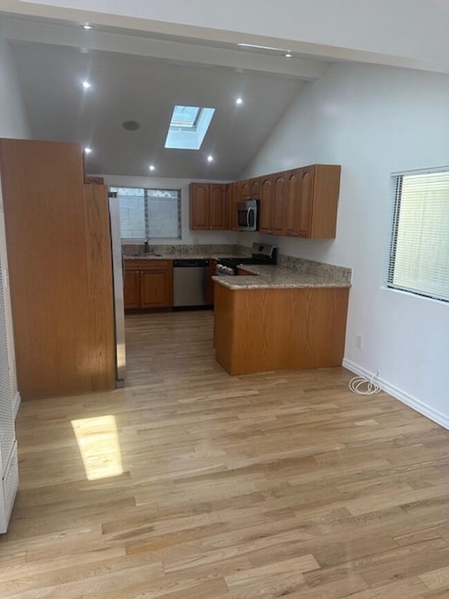 Photo - 304 N Francisca Ave