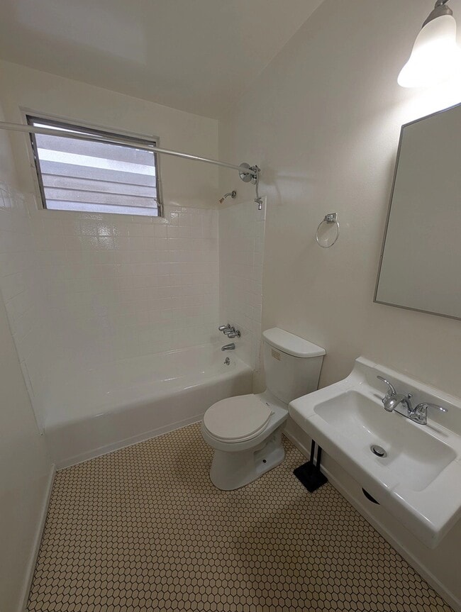 Photo - 3630 Westwood Blvd Unit 20