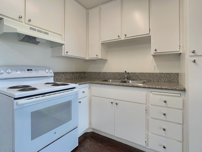 Photo - 1 Bedroom, 1 Bath - 55+ Senior Living Comm... Unit 122