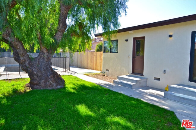 Photo - 3116 W 81st St