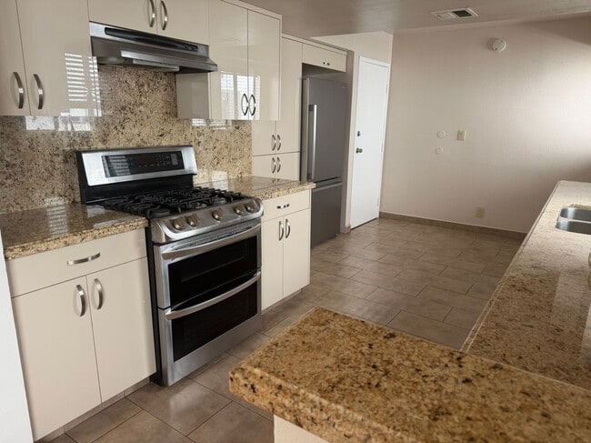 Photo - 13203 Vanowen St Unit 10
