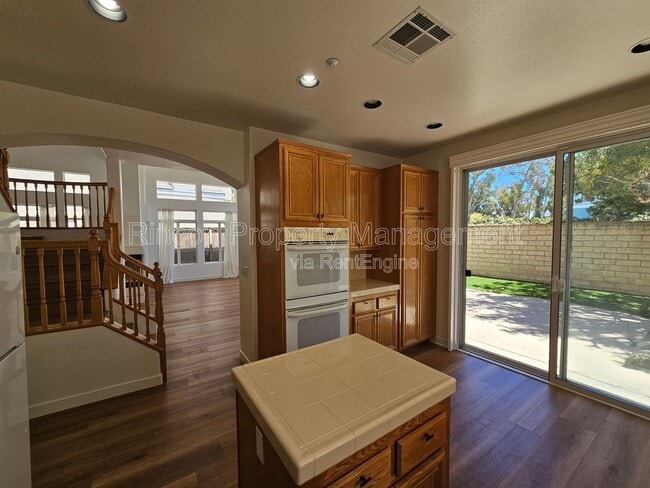 Photo - 4782 Templeton St