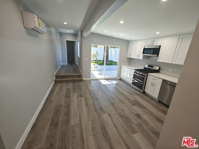 Photo - 8617 Hatillo Ave