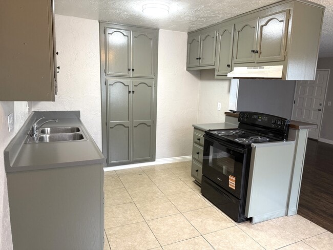 Photo - 3901 Green Ave Unit C