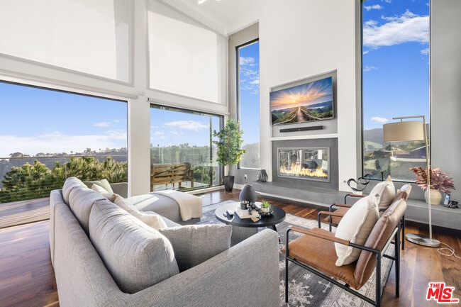 Photo - 1735 Summitridge Dr