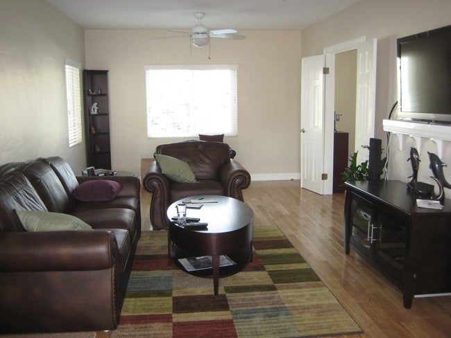 Photo - 2329 Hermosa Ave Unit Upper