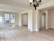 Photo - 6855 Edinburgh Rd