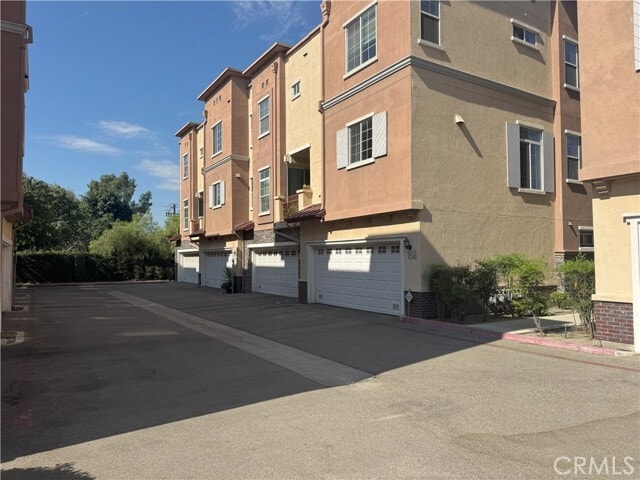 Building Photo - 13639 Foster Ave