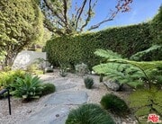 Photo - 805 N W Knoll Dr Unit 1