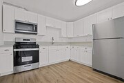 Kitchen - 649 W 92nd St Apartments