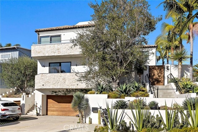 Building Photo - 228 W Avenida Cordoba