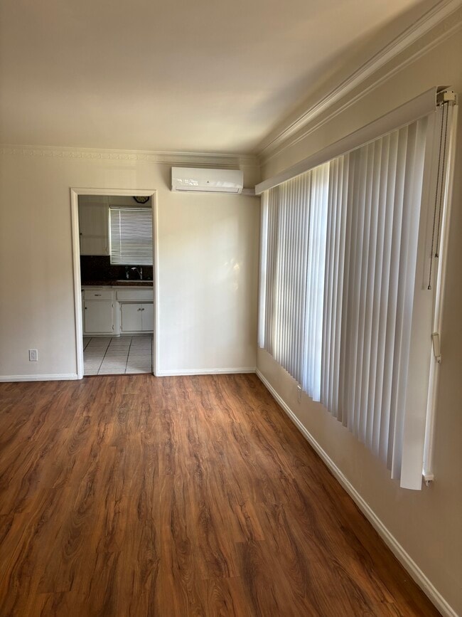 A/C and Heater - 6266 S La Brea Ave Unit Apt C