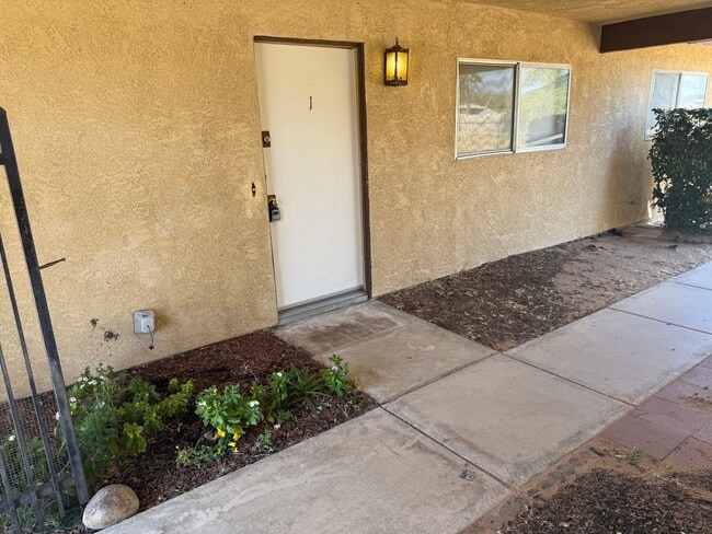 Building Photo - 3711 Unit 1