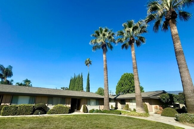 Photo - Country Club Villas