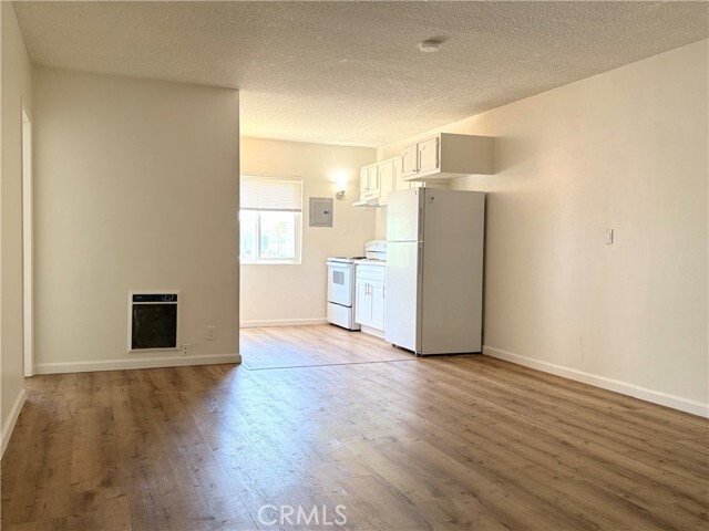 Photo - 620 Illinois Ct Unit 6