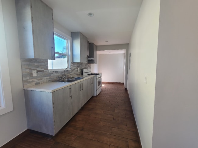 Photo - 1413 E 53rd St Unit 14