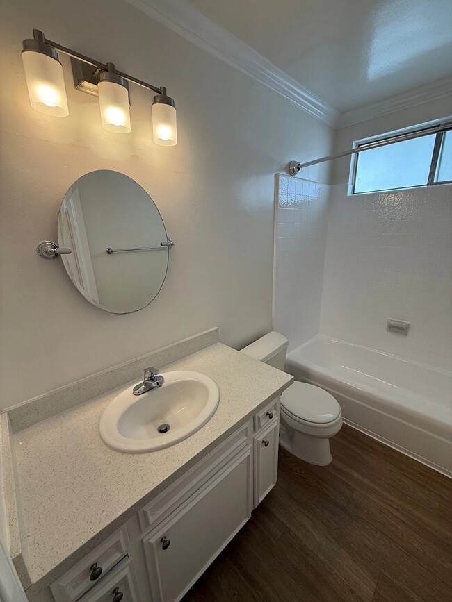 Photo - 1631 Barry Ave Unit 19