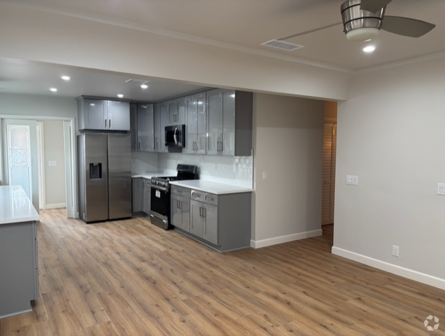 Building Photo - 1349 S Curson Ave Unit 1349 S. Curson Ave Rental