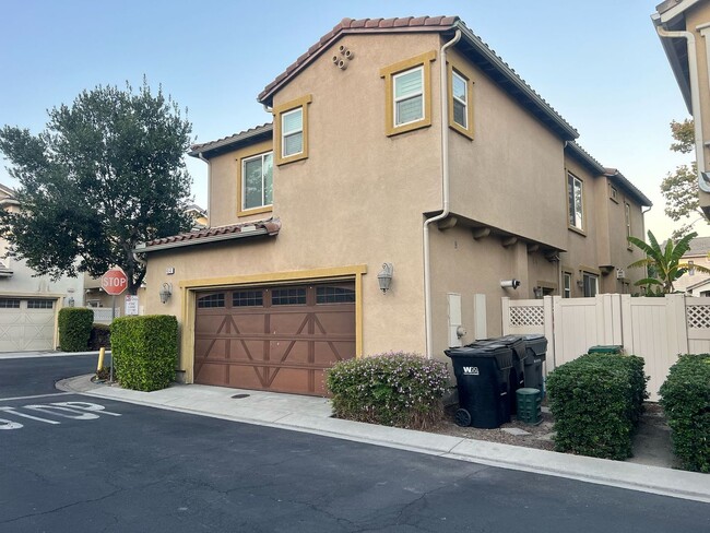 Photo - 14540 Purdue Ave Townhome