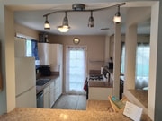 Photo - 536 W 39th St