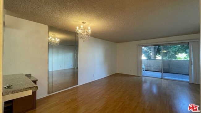 Photo - 433 S Manhattan Pl Unit 103