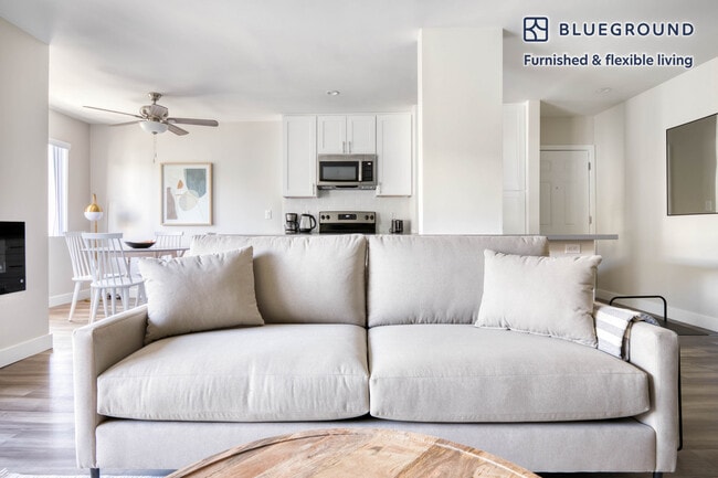 Photo - 17200 Burbank Blvd Unit FL2-ID947