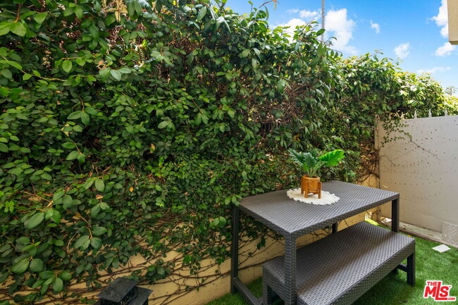 Photo - 843 N Martel Ave Unit 2