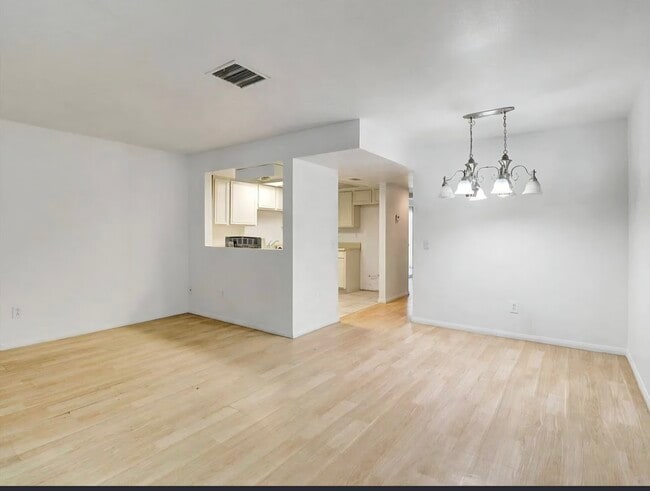 Building Photo - 32505 Candlewood Dr Unit 85