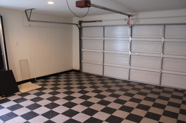 Garage - 6442 W 86th Pl