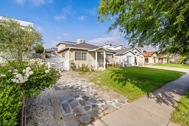 Photo - 1732 S Carmelina Ave