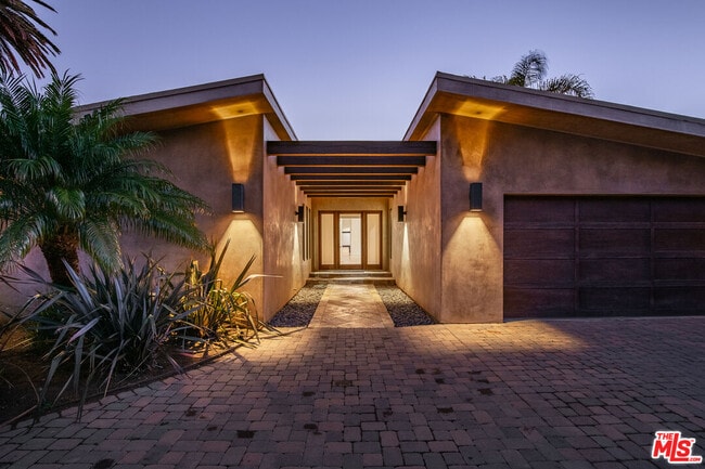 Building Photo - 20247 Piedra Chica Rd