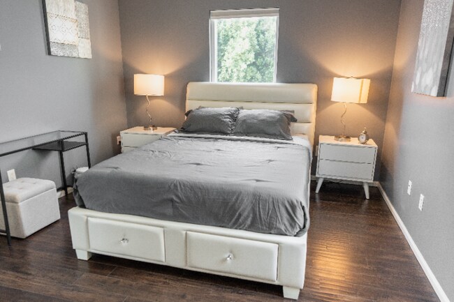 Photo - 5151 Riverton Ave