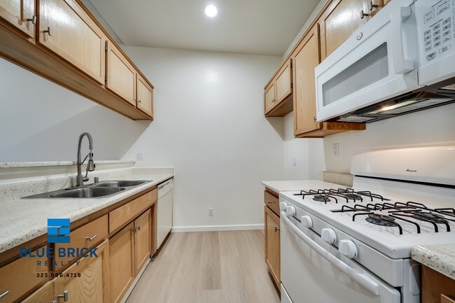 Photo - 11225 Morrison St Unit 118