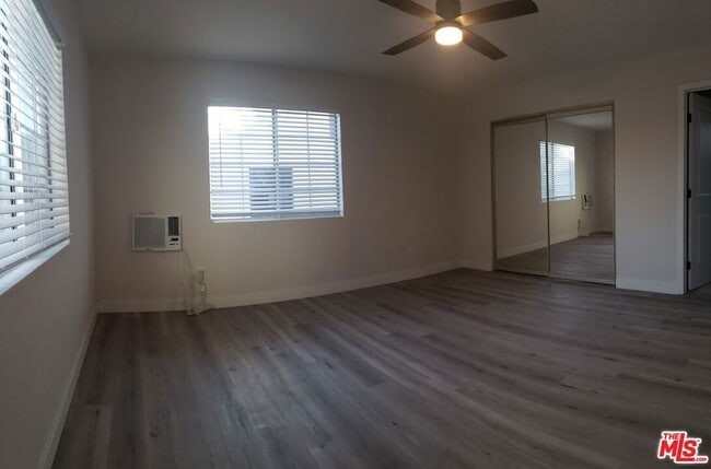 Photo - 3515 Lifur Ave