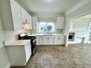 Photo - 702 E Burnett St