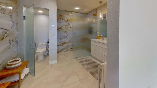 Photo - Waterfront Lido Island with Pool