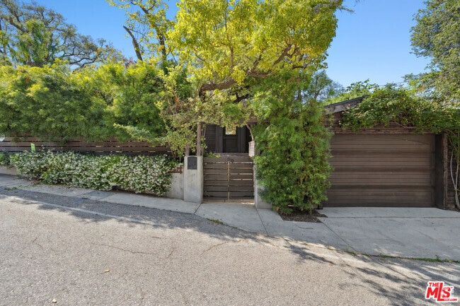 Building Photo - 19553 Bowers Dr Rental