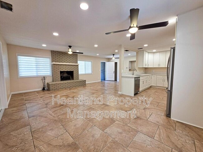 Photo - 640 Claydelle Ave