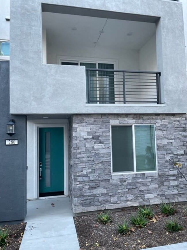 Welcome to this stunning 3-bedroom, 3.5-ba... - Welcome to this stunning 3-bedroom, 3.5-ba... House