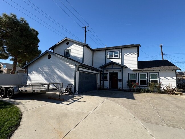 Photo - Remodeled Craftsman style 3 bedroom (with 4th office/bedroom), 3 bathroom home - this is NOT your...