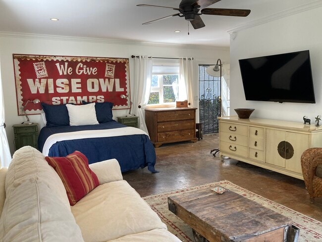 Building Photo - 5744 Calhoun Ave