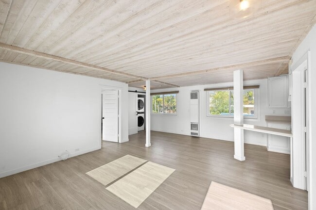 Building Photo - 231 W Canada Unit A Rental