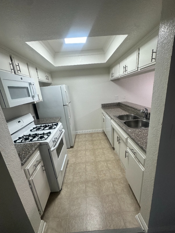 Photo - 15009 Moorpark St Unit 113