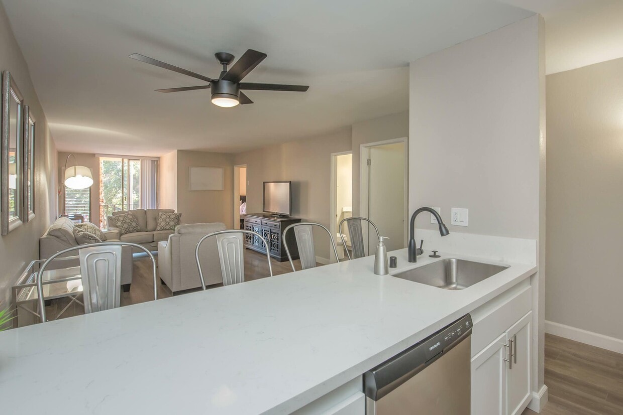 2BR/1BA - 2BR/1BA