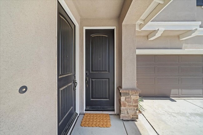 Photo - Beautiful Home with Private Climate Controlled Suite