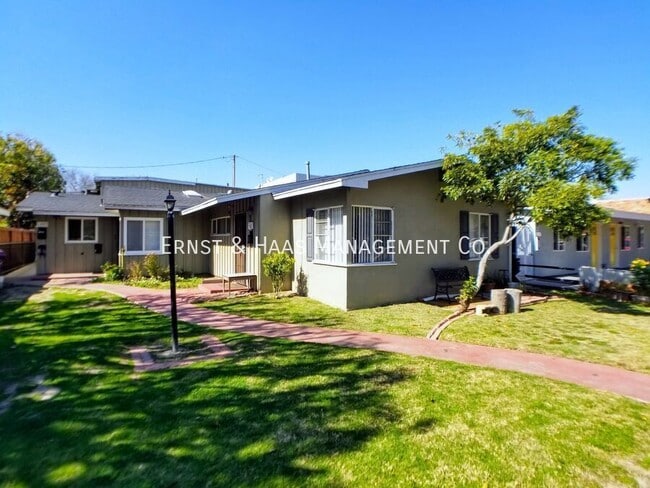 Building Photo - 1957 San Francisco Ave Unit #02